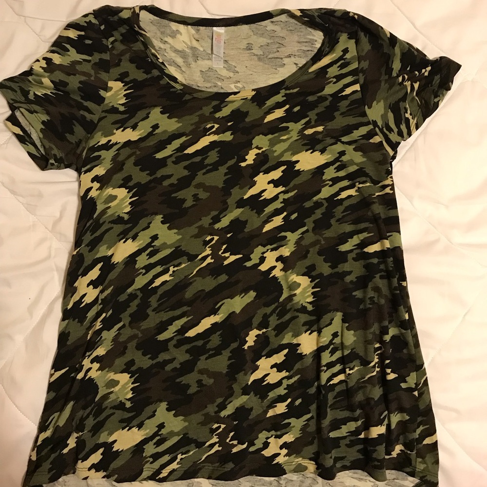 Lularoe. Classic T